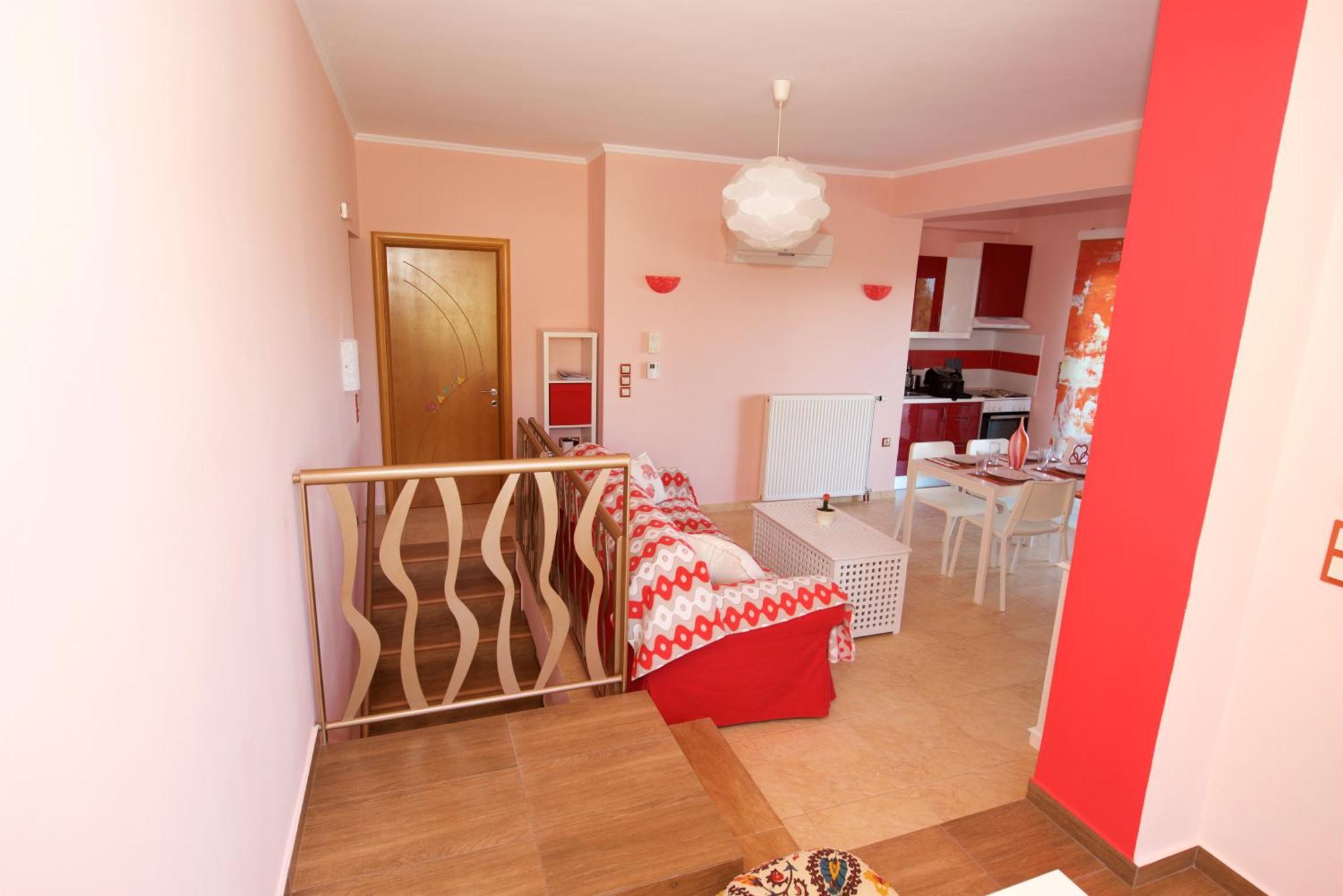 Happy House Apartment Varypatades